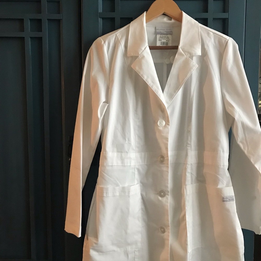 Buttersoft tailored lab coat